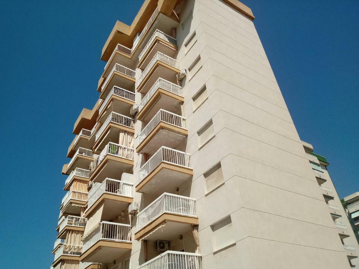 Apartamentos Gandia Grau Y Playa 3000 Buitenkant foto